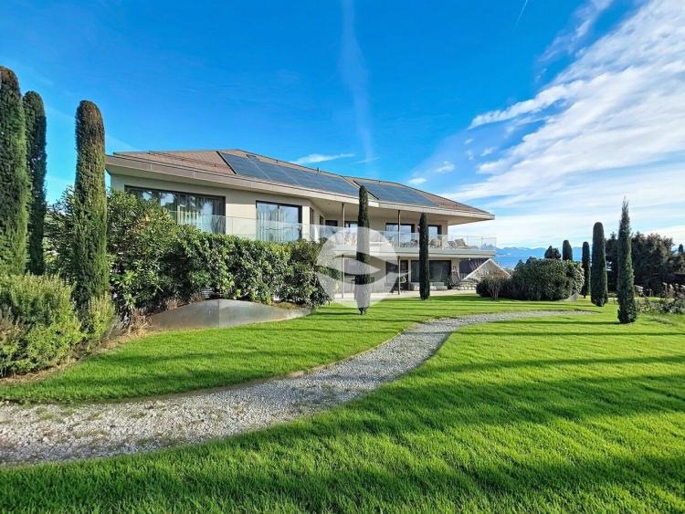 Appartement meublé de prestige avec vue lac