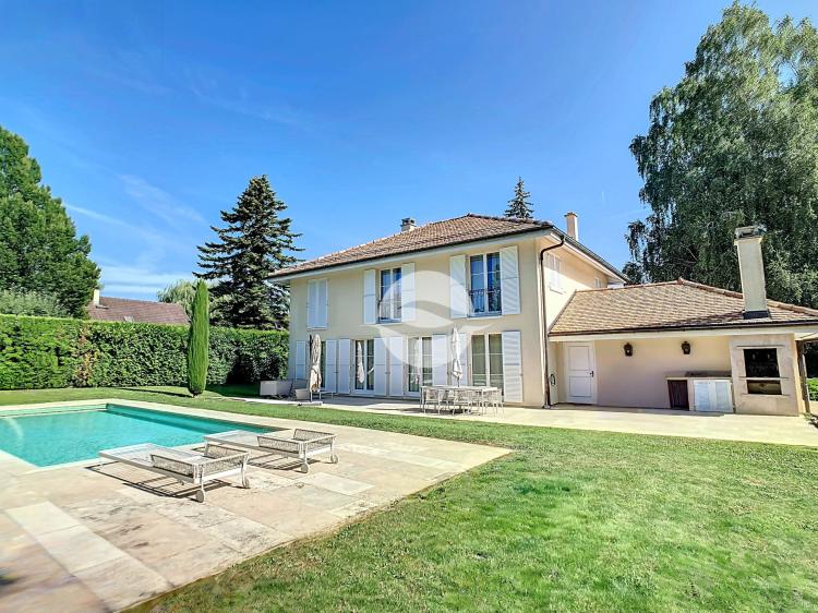 Magnifique villa individuelle avec 4 chambres et piscine