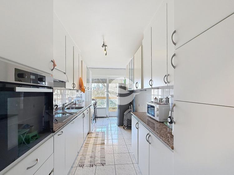 Sublime appartement traversant de 5 pièces au 5ème, balcon et piscine