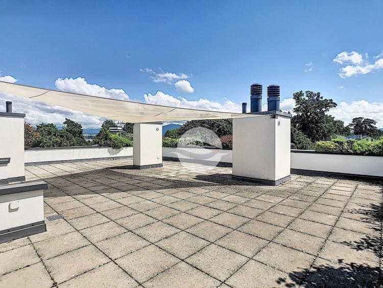 Attique avec terrasse privative sur le toit